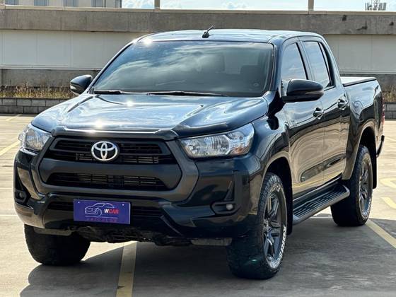 TOYOTA HILUX 2.8 D-4D TURBO DIESEL CD SR 4X4 AUTOMÁTICO
